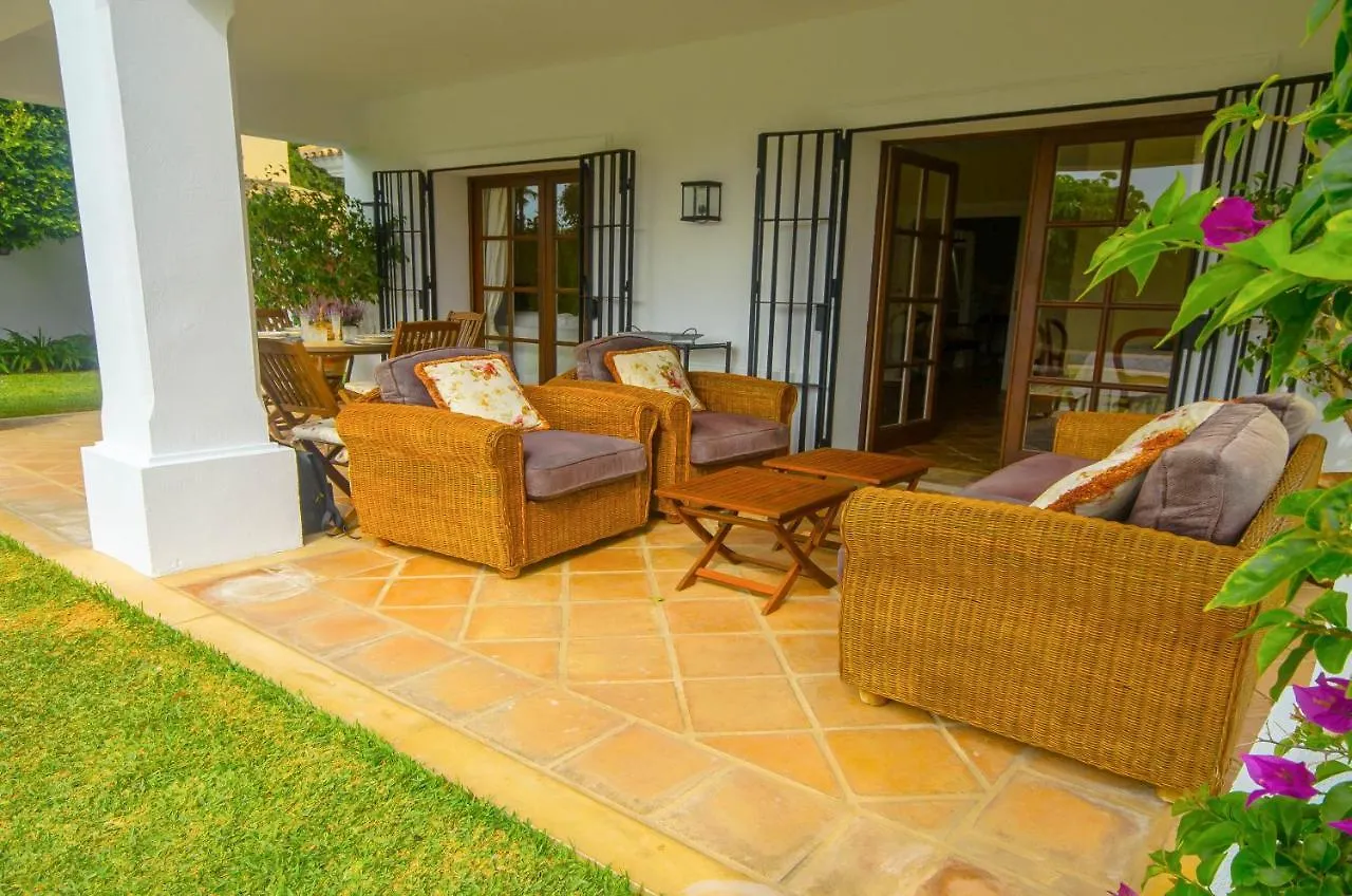 Villa Del Mar- Private Swimming Pool Next To The Beach Estepona Spain