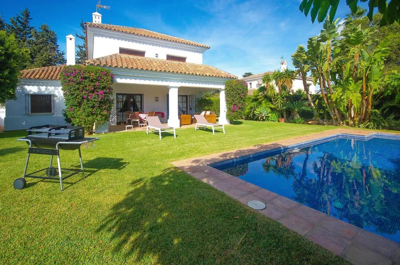 Villa Del Mar- Private Swimming Pool Next To The Beach Estepona 0*,  Spain