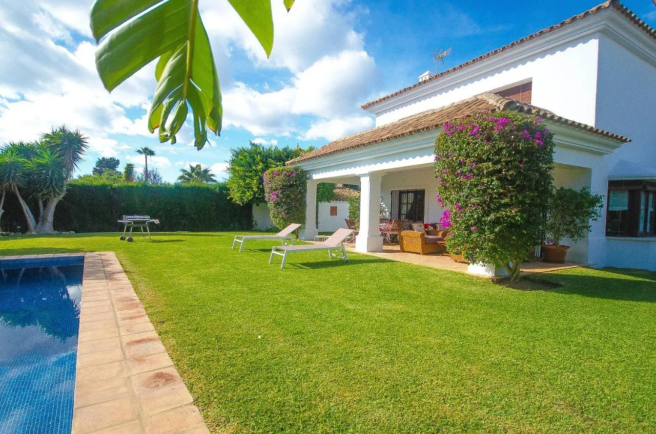 Villa Del Mar- Private Swimming Pool Next To The Beach Estepona