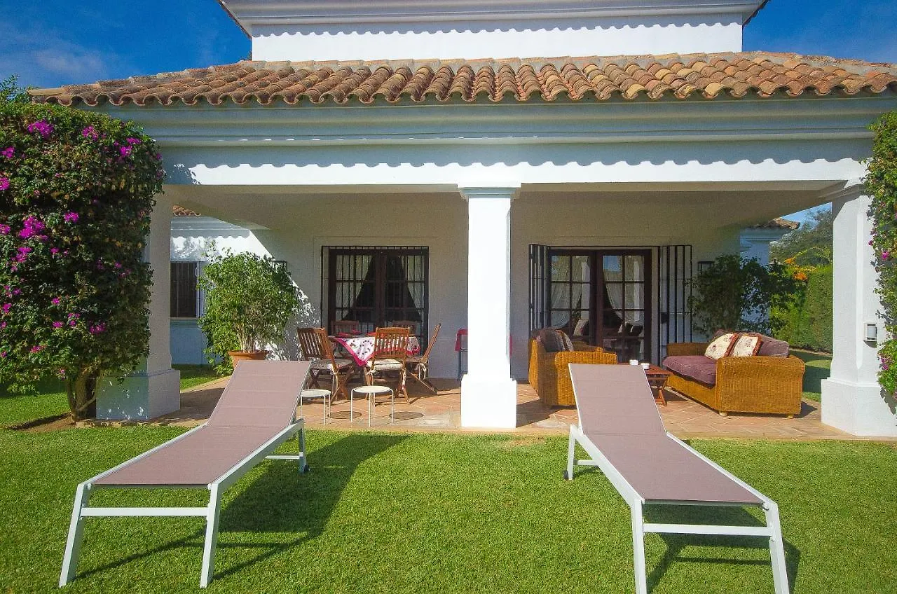 Villa Del Mar- Private Swimming Pool Next To The Beach Estepona Spain