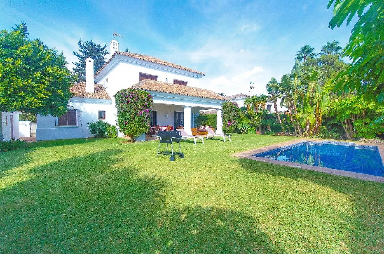Villa Del Mar- Private Swimming Pool Next To The Beach Estepona
