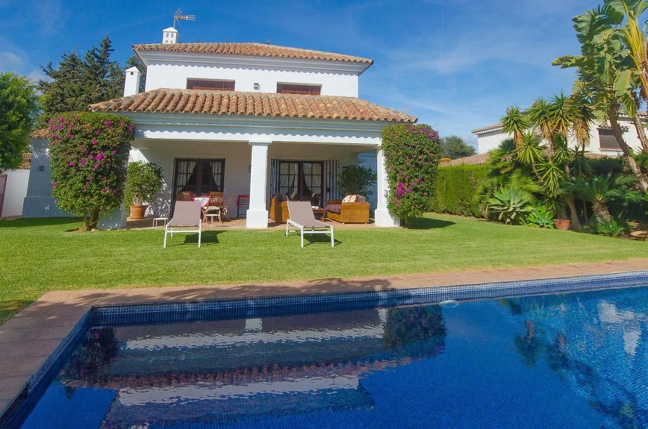 Villa Del Mar- Private Swimming Pool Next To The Beach Estepona