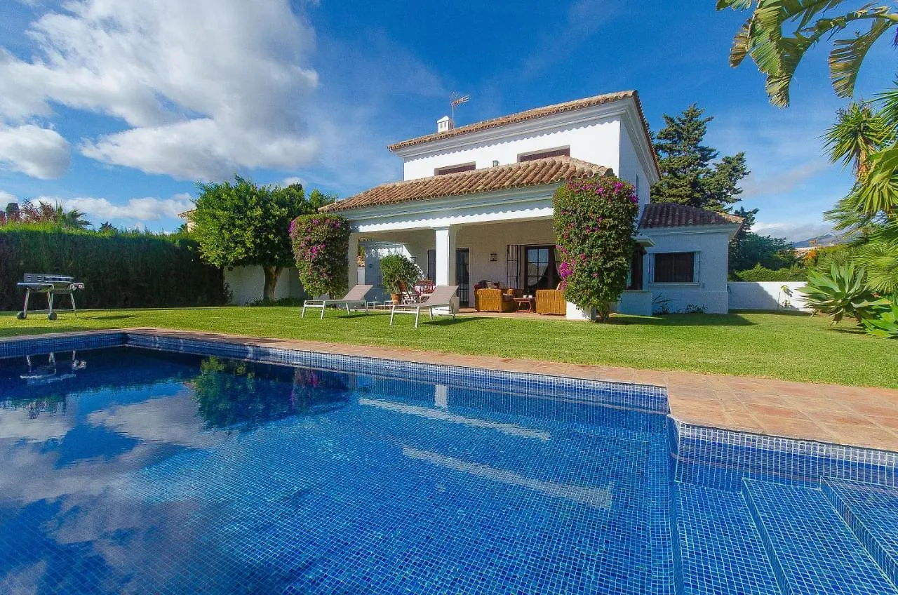 Villa Del Mar- Private Swimming Pool Next To The Beach Estepona